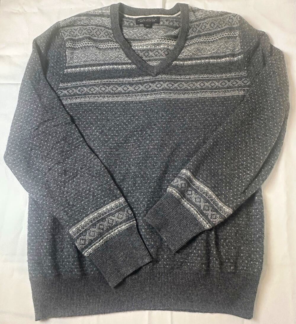 Banana Republic Men's Fair Isle Gray V-Neck Pullover Sweater Long Sleeve M